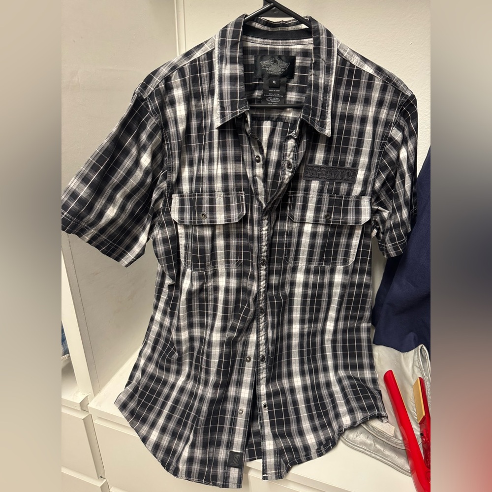 Harley Davidson Plaid black, gray and white men bottom down shirt , size XL.